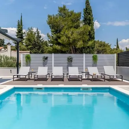 فيلة Exclusive Del Mar In With A Pool